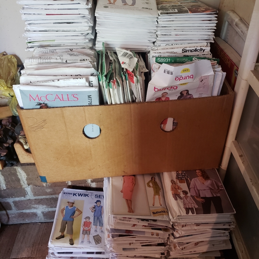 Bundle of 250 sewing Patterns